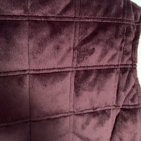 Maroon Fur Vest - Picture 15 of 15